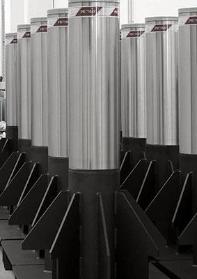 Benefits of Using Crash-Rated Bollards for <strong>Government and Commercial Security</strong> 2 bollardsgov